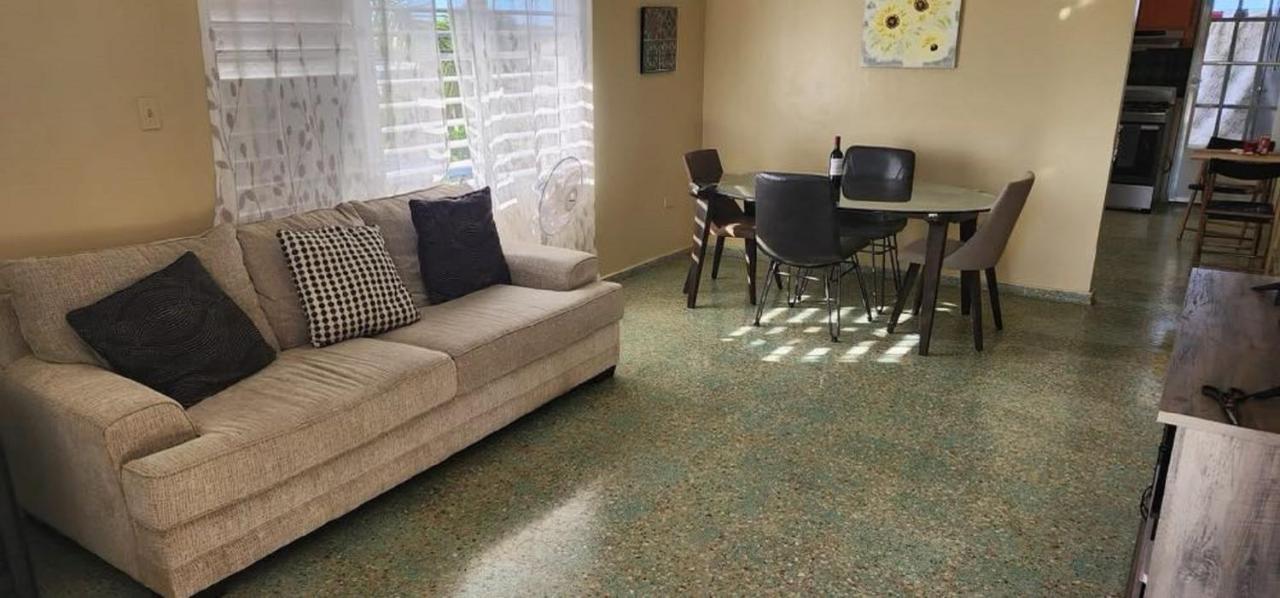 Bright 2Br In Aguadilla 7 Mins To Beaches 2Nd Floor Retreat Camaceyes 외부 사진